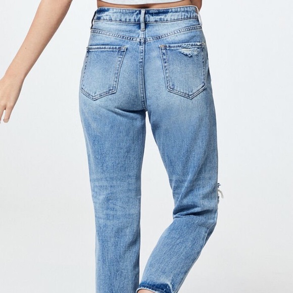 Packing Ripped Mom Jeans Size 27 - Picture 4 of 8